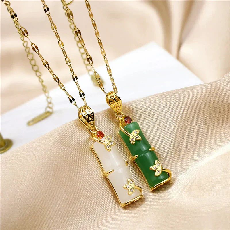 Victoria Amulet Necklace |