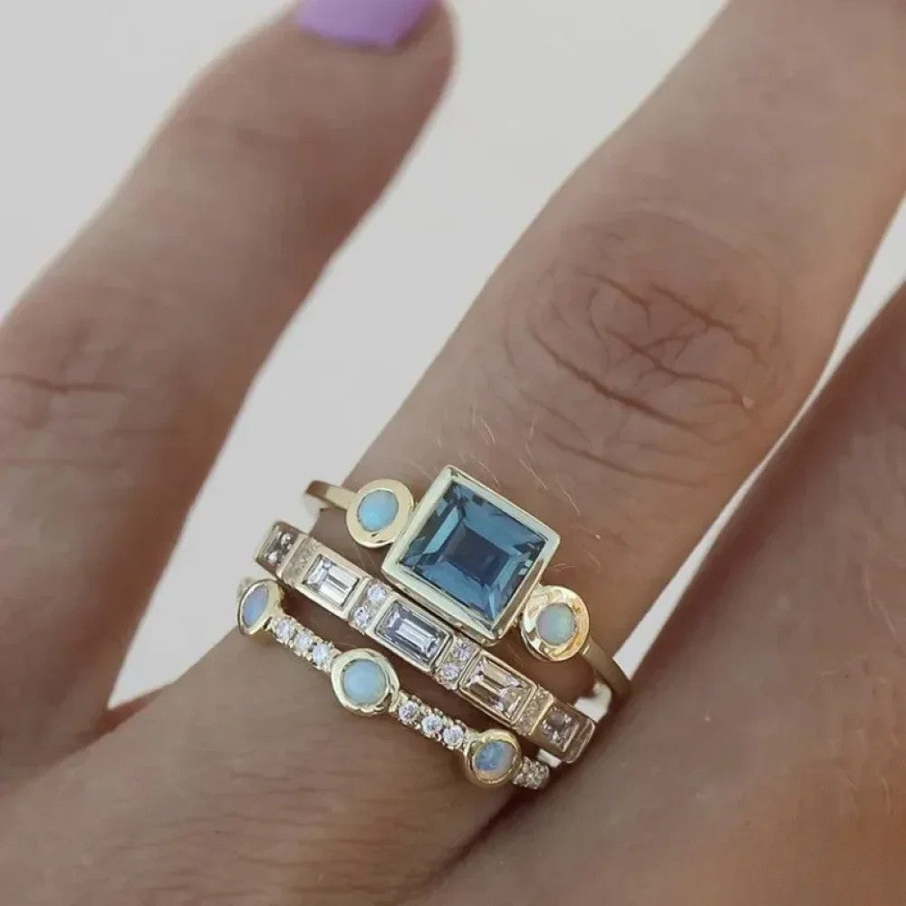 Victoria Retro Blue Ring |