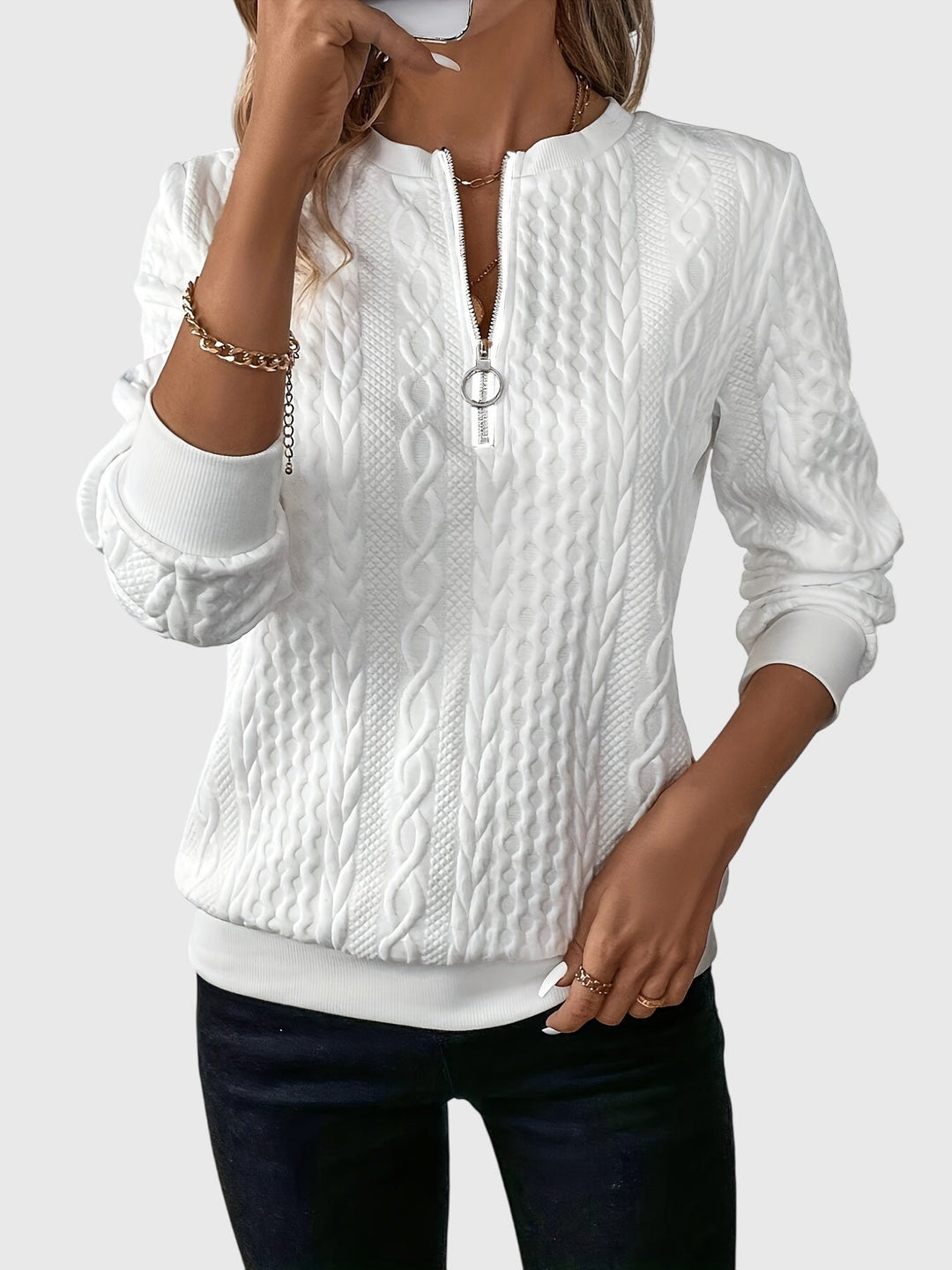 Victoria | Zipped Sweater