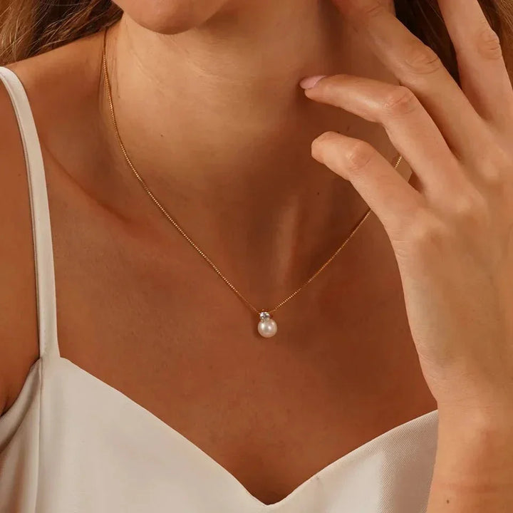MADELEINE PEARL PENDANT