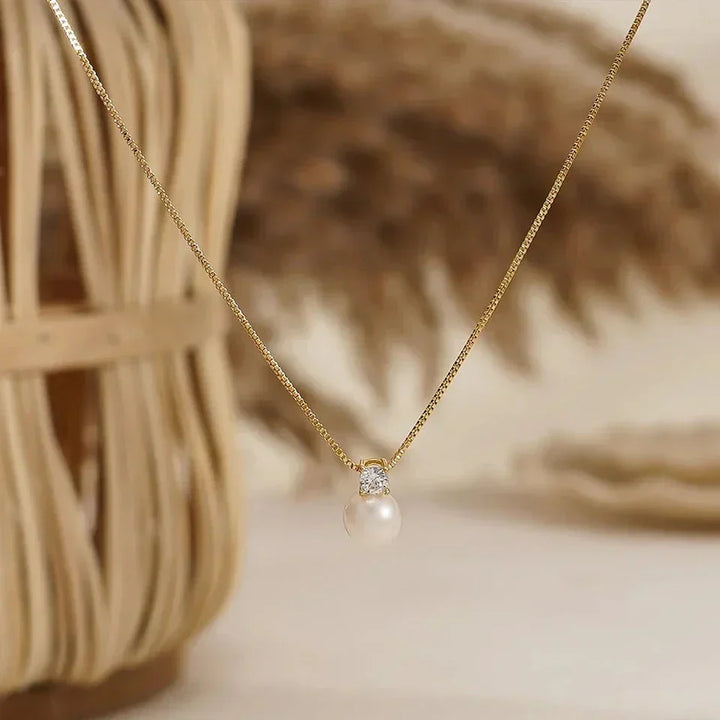 MADELEINE PEARL PENDANT
